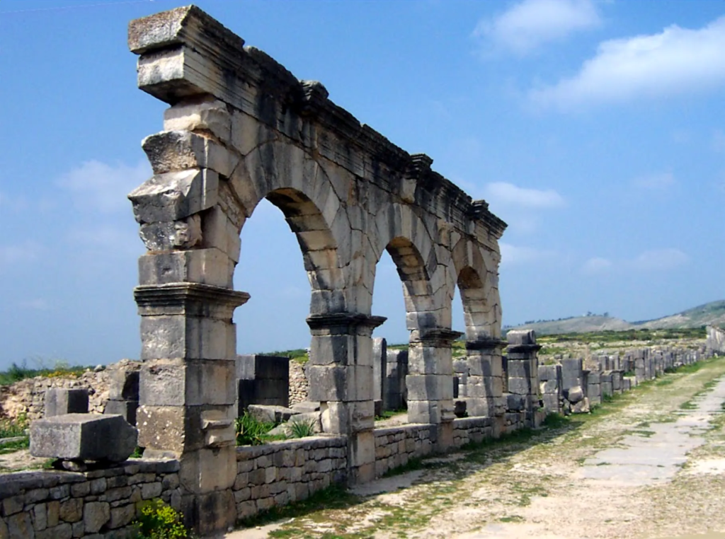 Volubilis római romjai Meknès közelében